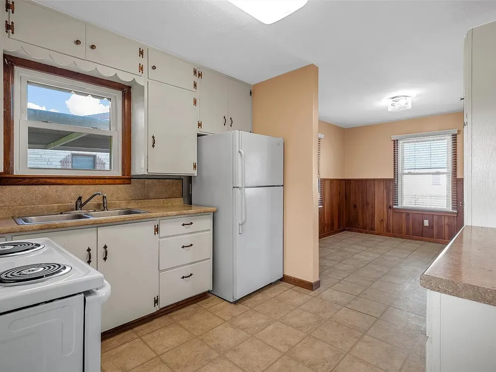 307 Playdium Drive West, TX 76691