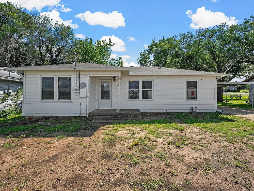 307 Playdium Drive West, TX 76691