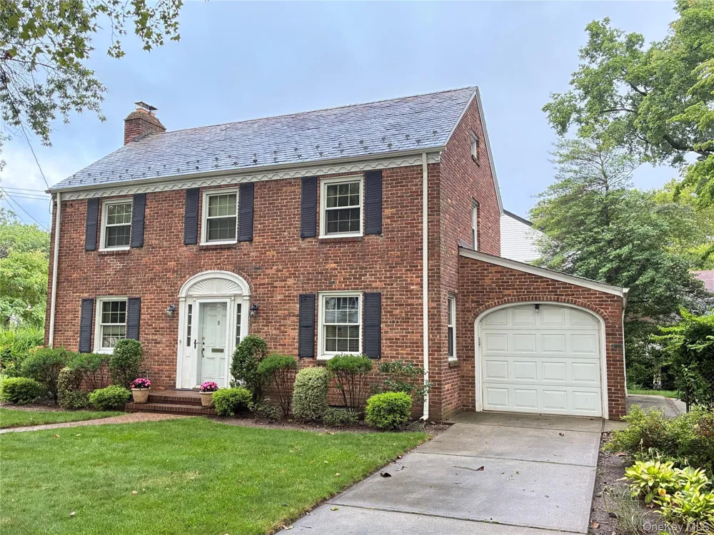 8 Orchid Street Floral Park, NY 11001