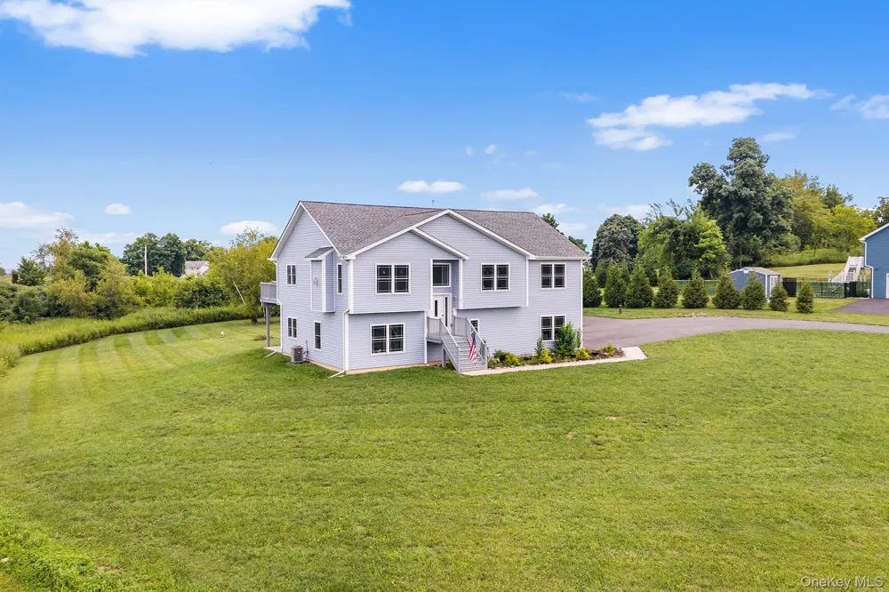 21 Meadow View Drive Marlboro, NY 12542