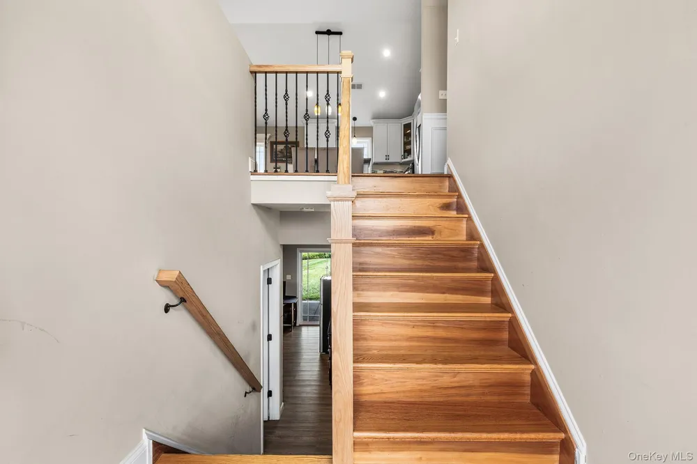 21 Meadow View Drive Marlboro, NY 12542