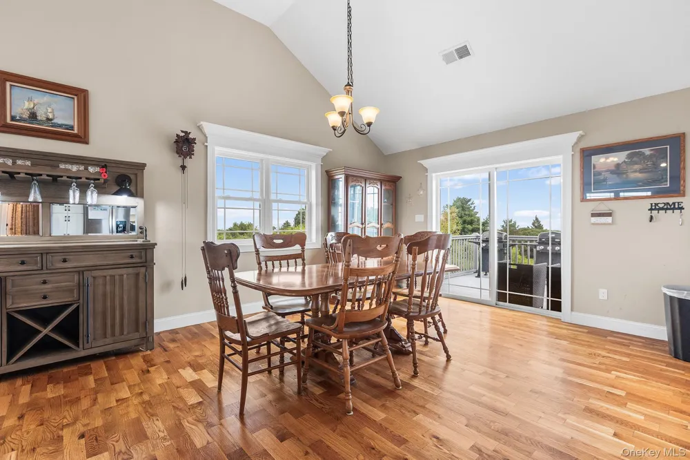 21 Meadow View Drive Marlboro, NY 12542