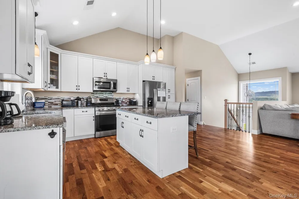 21 Meadow View Drive Marlboro, NY 12542