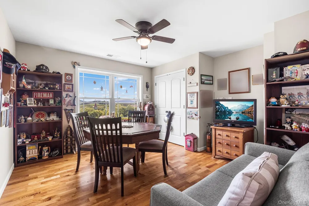 21 Meadow View Drive Marlboro, NY 12542