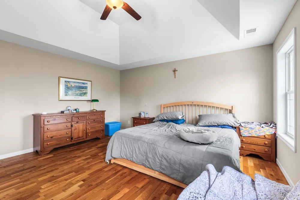 21 Meadow View Drive Marlboro, NY 12542