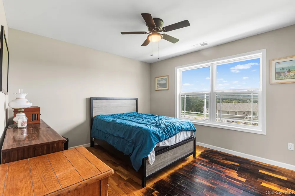 21 Meadow View Drive Marlboro, NY 12542
