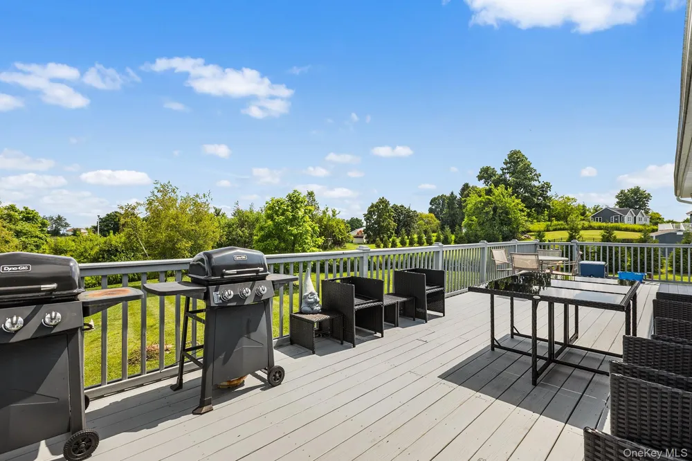 21 Meadow View Drive Marlboro, NY 12542