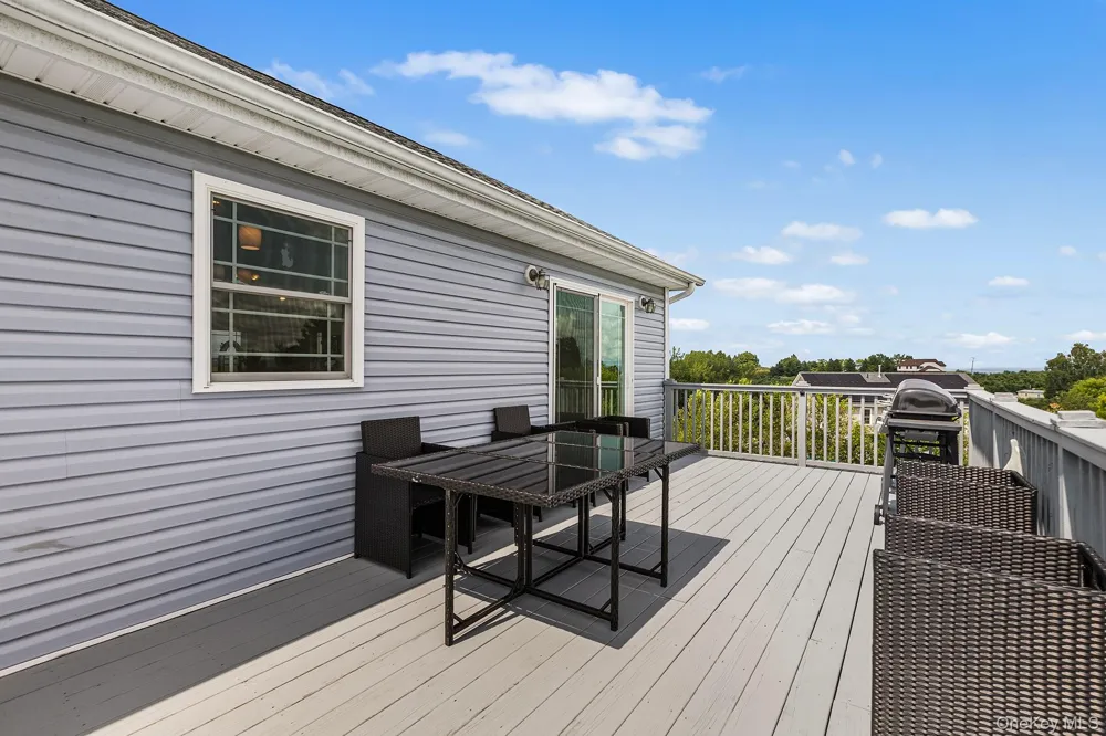 21 Meadow View Drive Marlboro, NY 12542