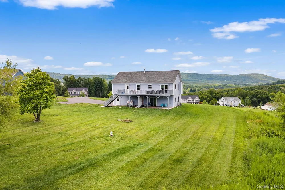21 Meadow View Drive Marlboro, NY 12542