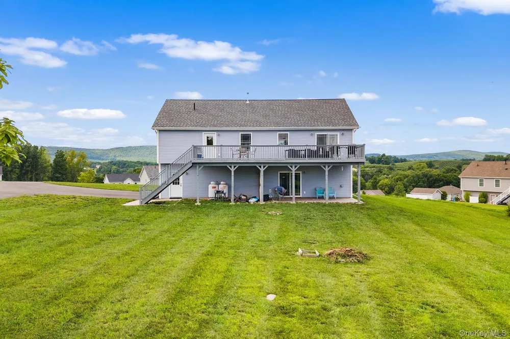 21 Meadow View Drive Marlboro, NY 12542