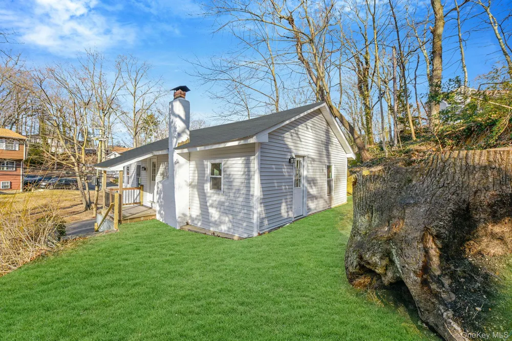 34 Glenna Little Trail Huntington, NY 11743