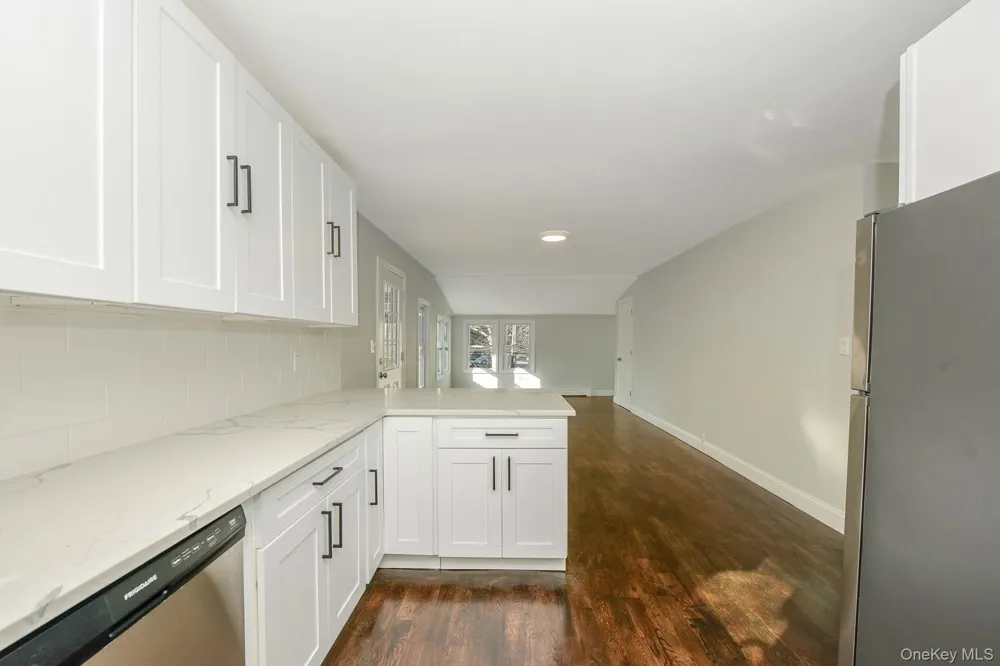 34 Glenna Little Trail Huntington, NY 11743