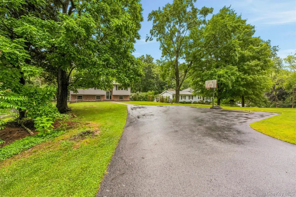 2 Netherwood Drive Pleasant Valley, NY 12578