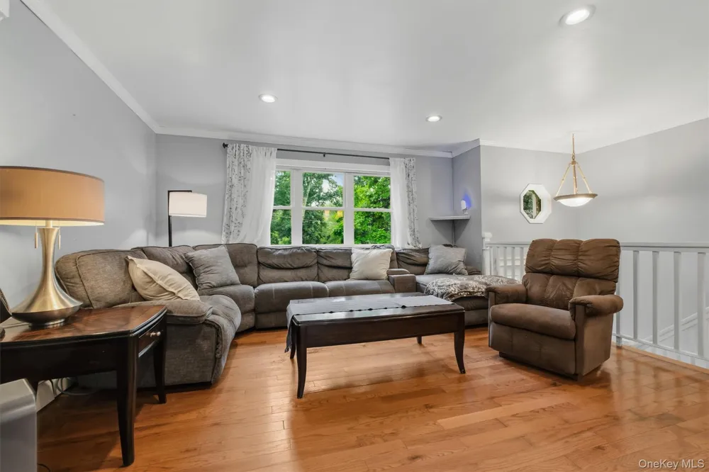 2 Netherwood Drive Pleasant Valley, NY 12578