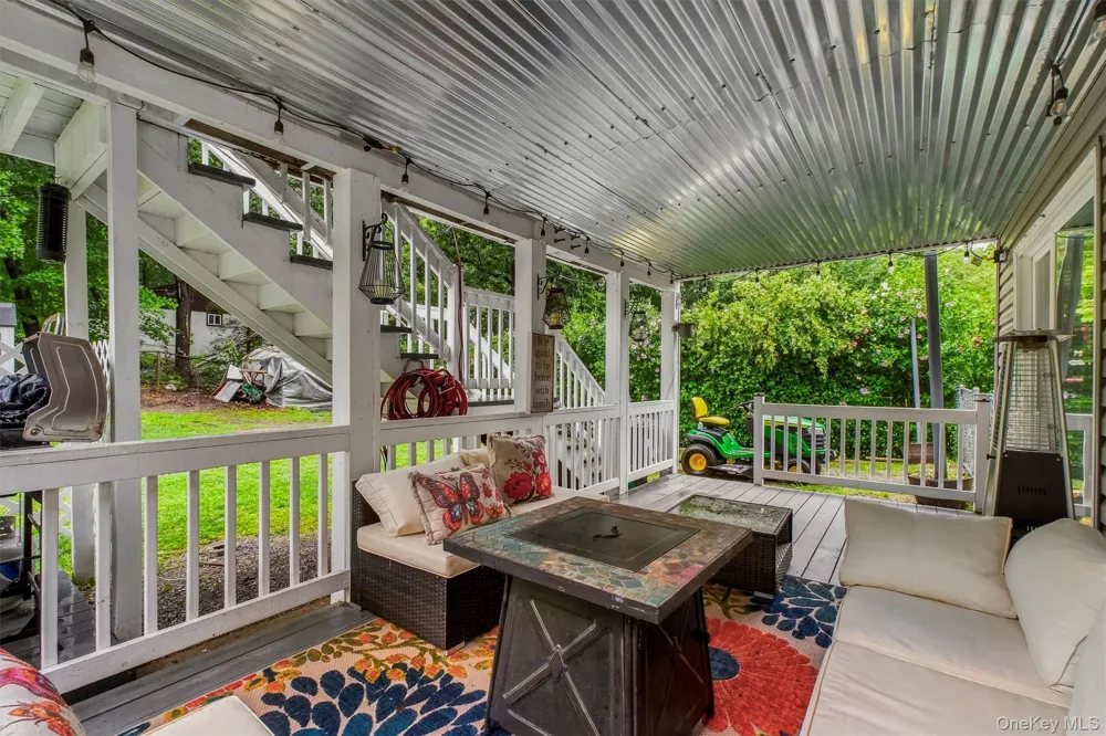 2 Netherwood Drive Pleasant Valley, NY 12578