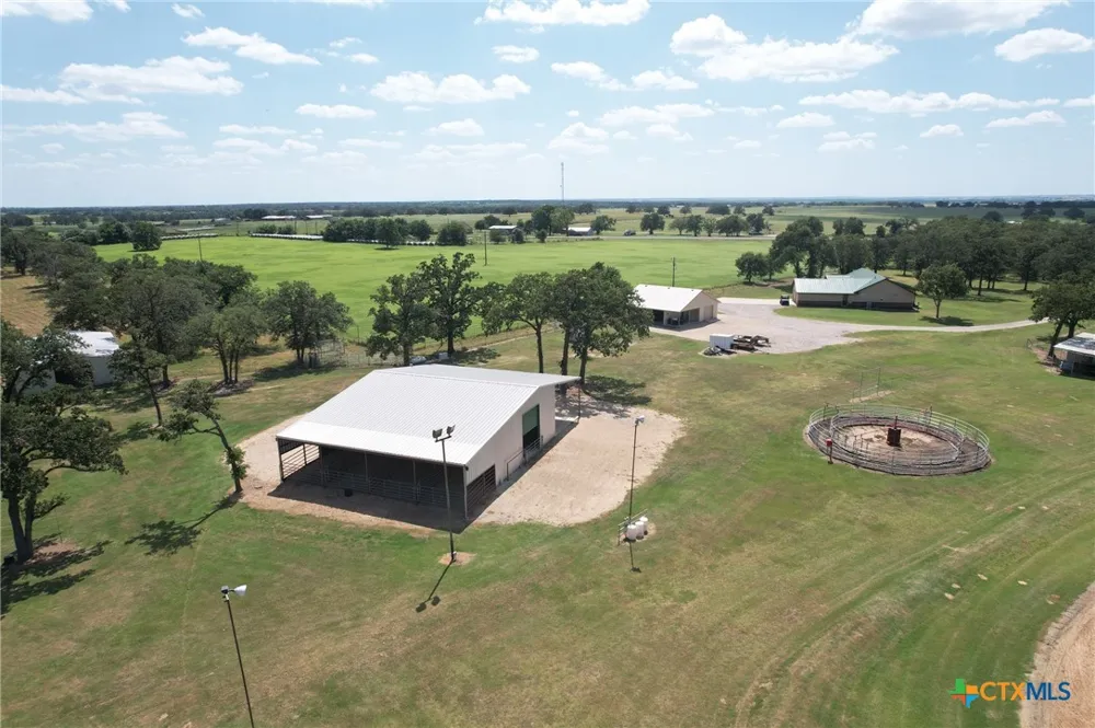 5205 S FM 486 Thorndale, TX 76577