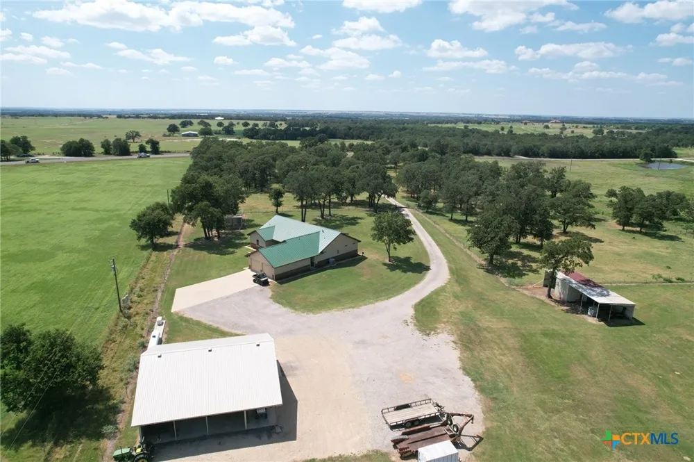 5205 S FM 486 Thorndale, TX 76577