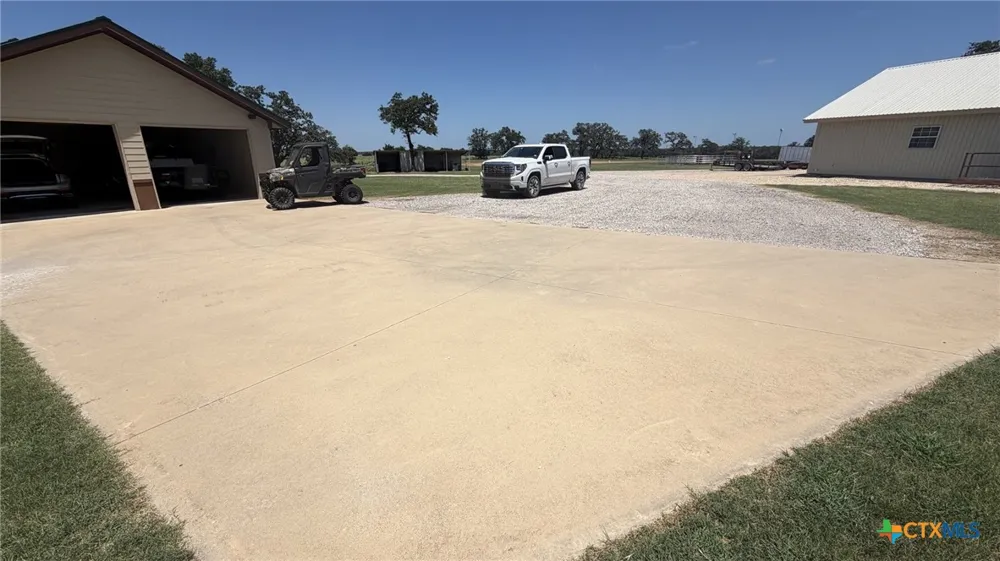 5205 S FM 486 Thorndale, TX 76577