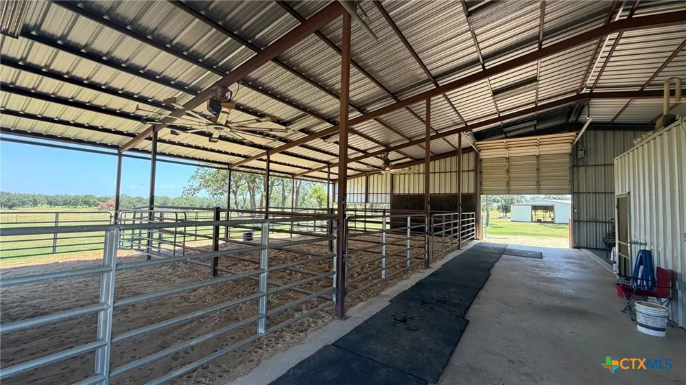 5205 S FM 486 Thorndale, TX 76577