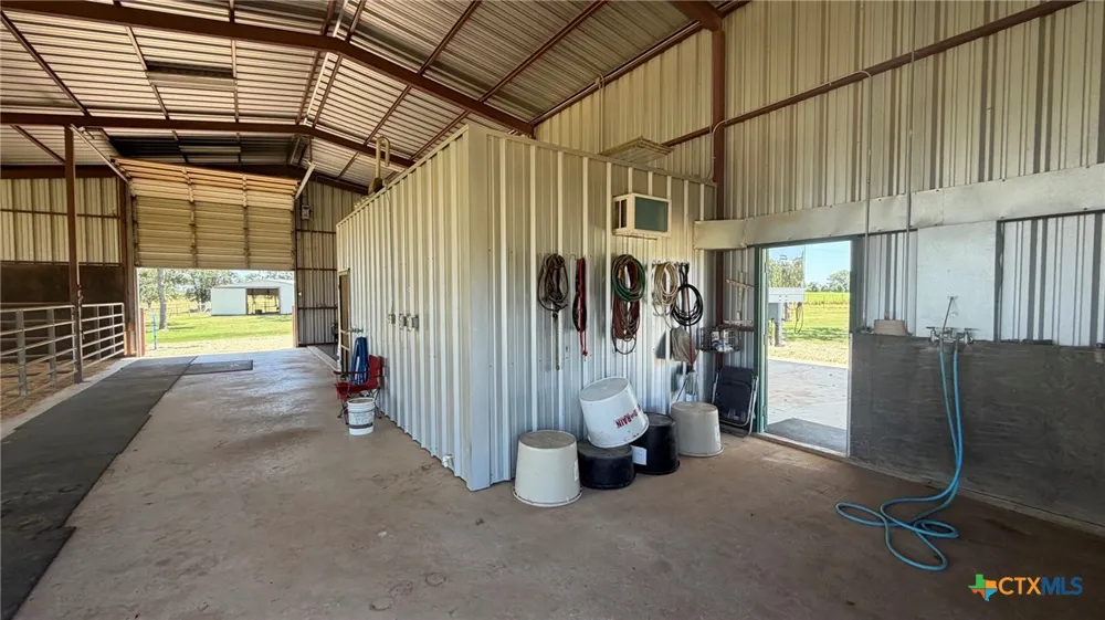 5205 S FM 486 Thorndale, TX 76577