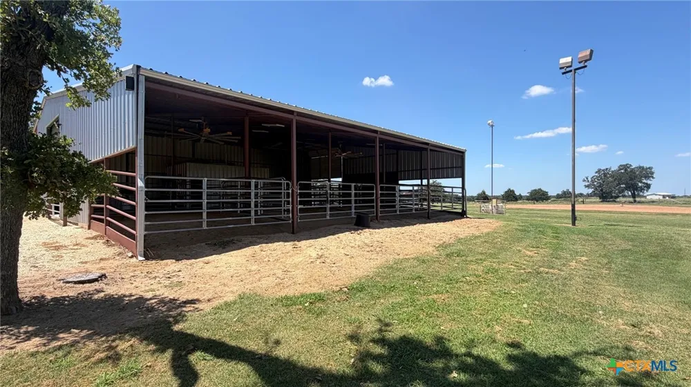 5205 S FM 486 Thorndale, TX 76577