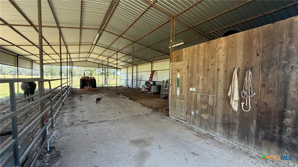 5205 S FM 486 Thorndale, TX 76577