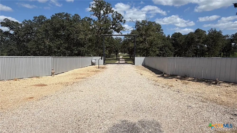 5205 S FM 486 Thorndale, TX 76577