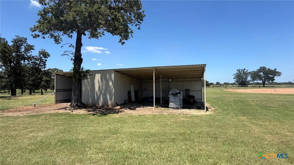 5205 S FM 486 Thorndale, TX 76577