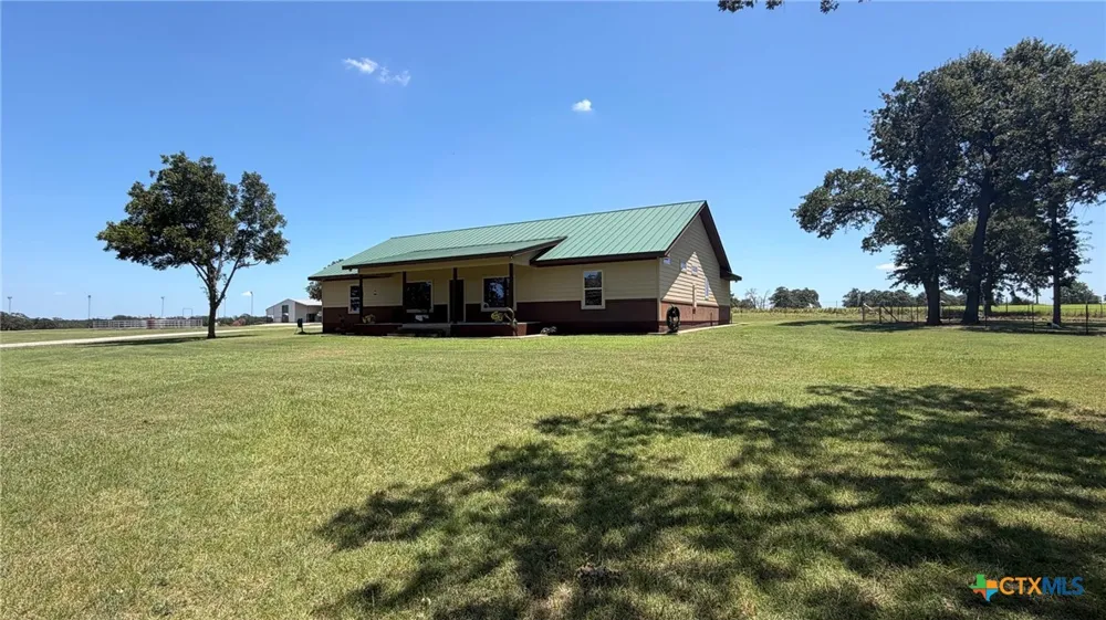 5205 S FM 486 Thorndale, TX 76577