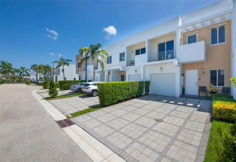 7117 NW 103rd Path Doral, FL 33178