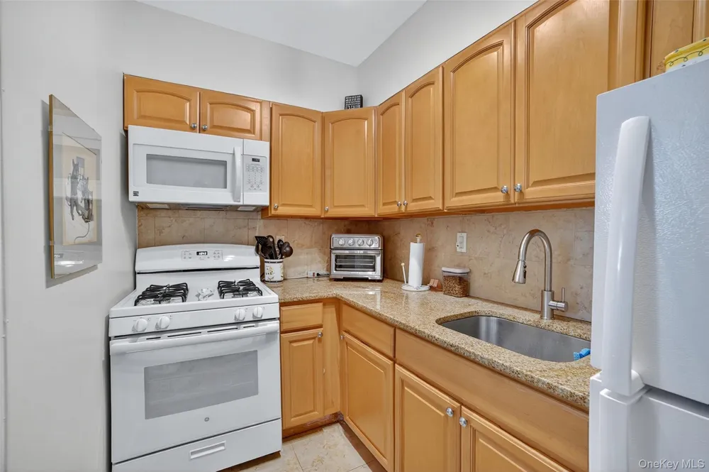 1101 Midland Avenue #121 Bronxville, NY 10708