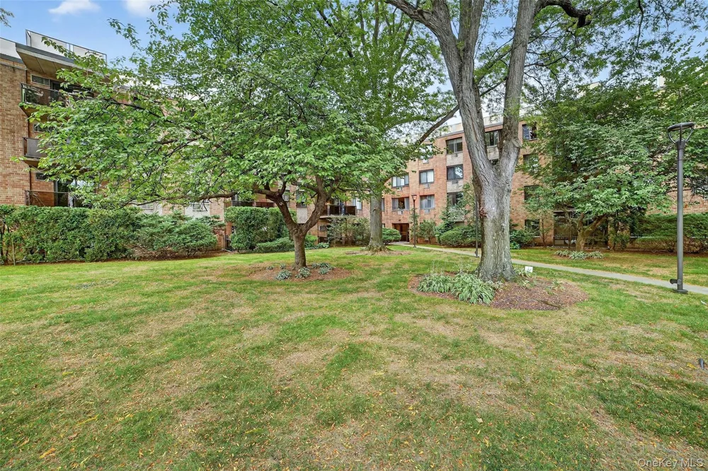 1101 Midland Avenue #121 Bronxville, NY 10708