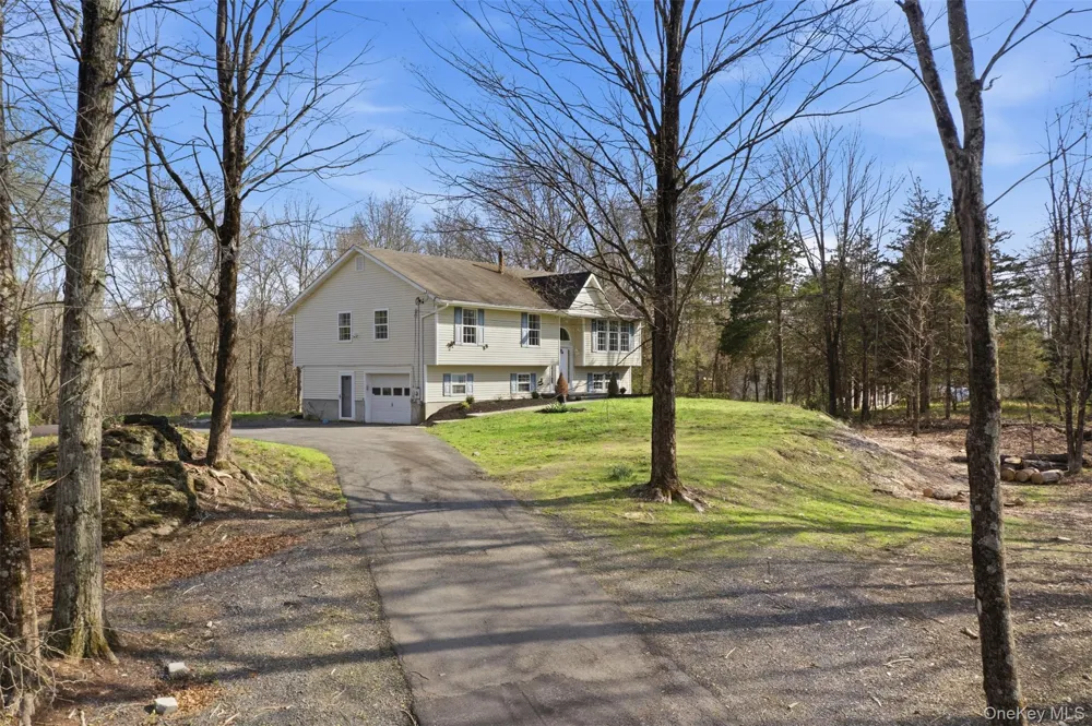 600 Twin Arch Road Rock Tavern, NY 12575