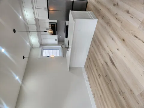 14 Hausman Street #1L