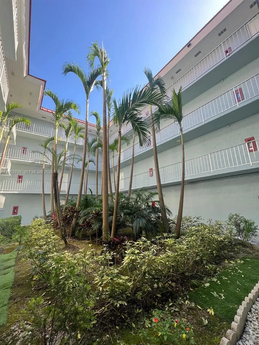 405 S Pine Island Rd #401D Plantation, FL 33324