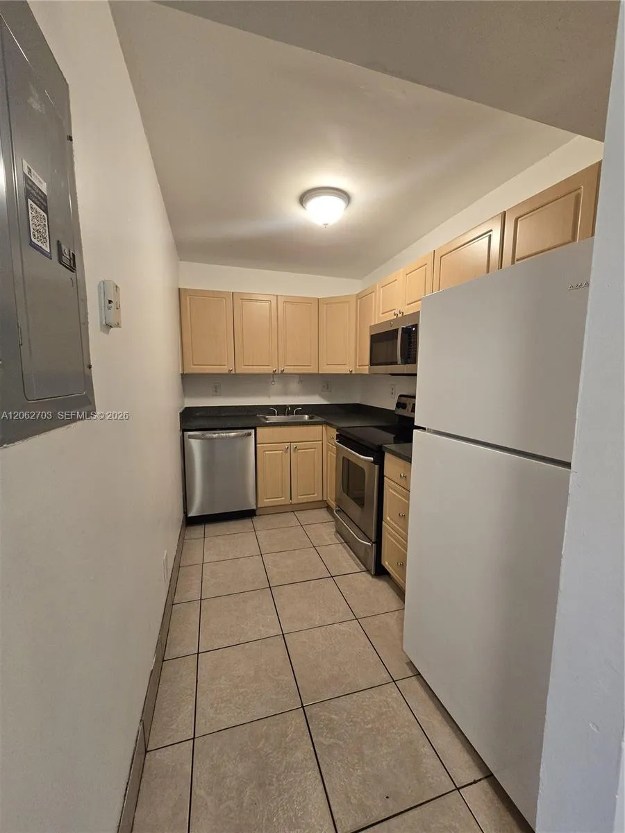 405 S Pine Island Rd #401D Plantation, FL 33324