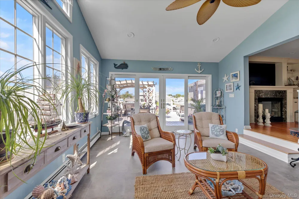 6 Montgomery Lane Bay Shore, NY 11706