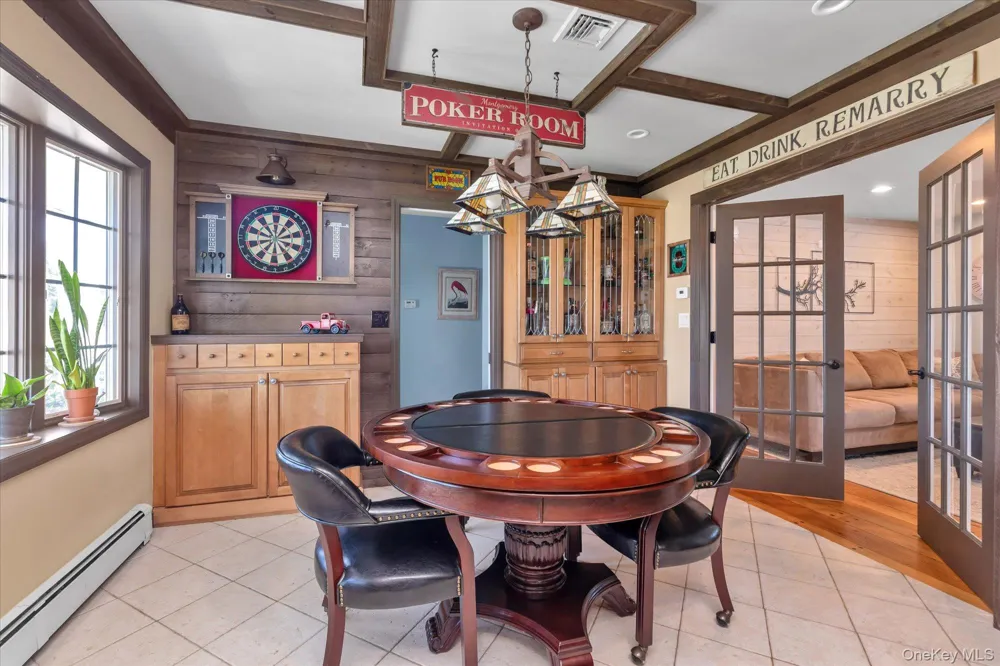 6 Montgomery Lane Bay Shore, NY 11706