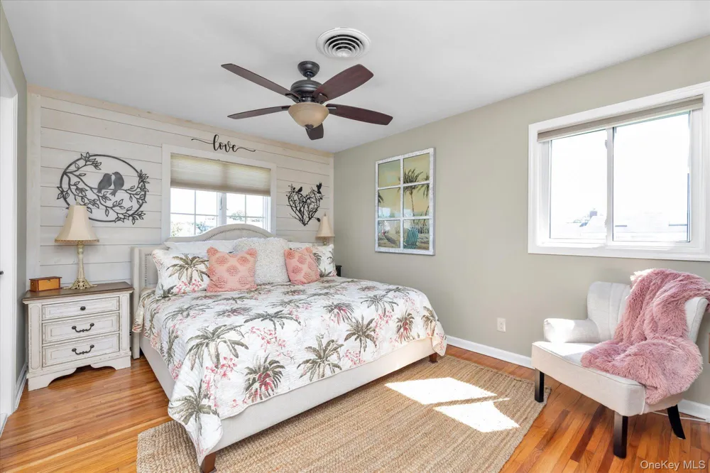 6 Montgomery Lane Bay Shore, NY 11706