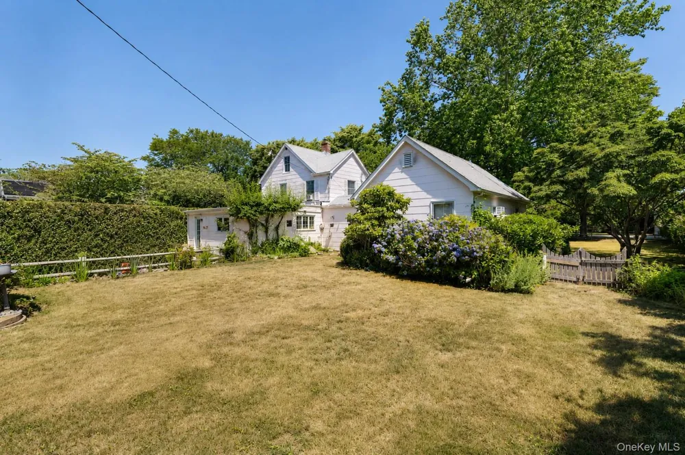 93 Buell Lane East Hampton, NY 11937