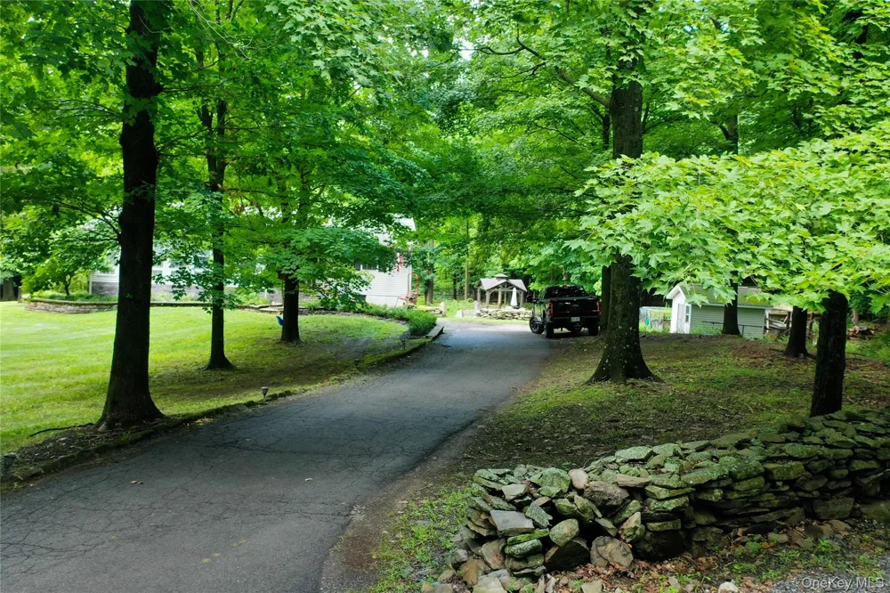 72 Old Quaker Hill Road Monroe, NY 10950