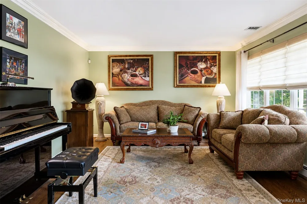 14 Southaven Drive Brookhaven, NY 11719