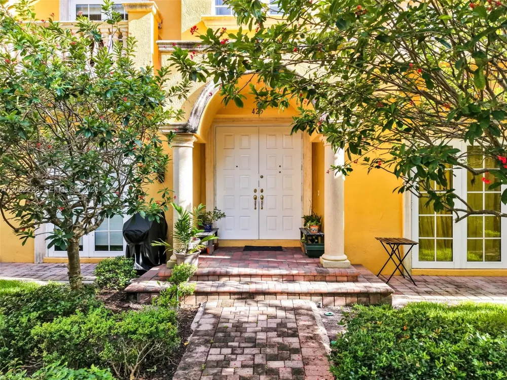 425 NE 69th Cir Boca Raton, FL 33487