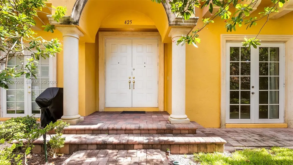 425 NE 69th Cir Boca Raton, FL 33487