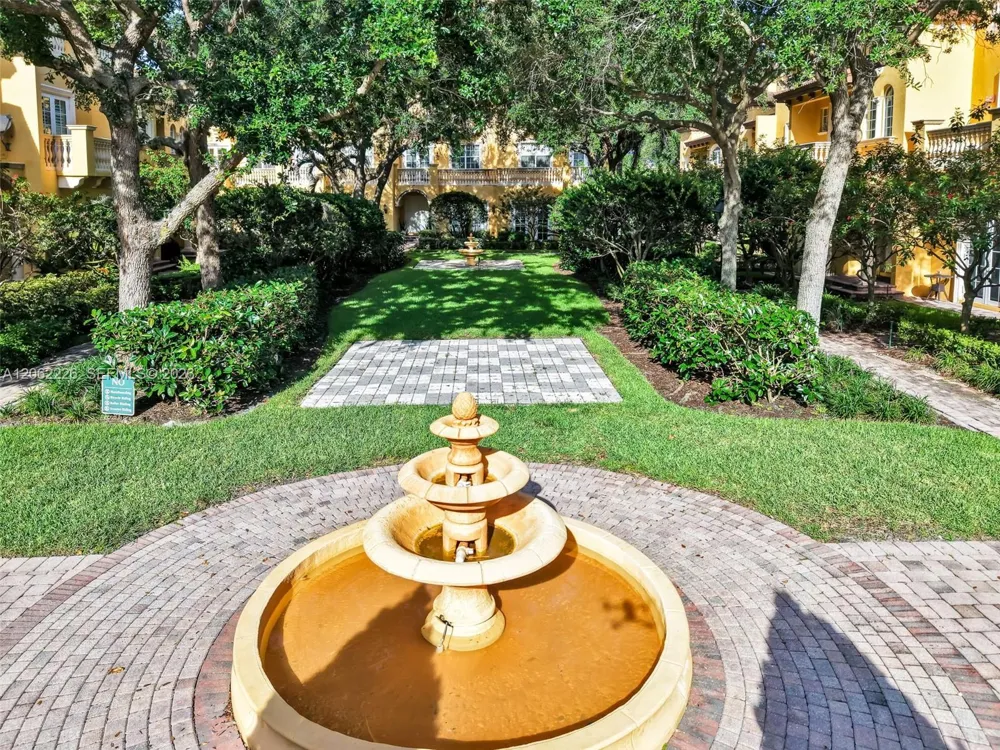 425 NE 69th Cir Boca Raton, FL 33487