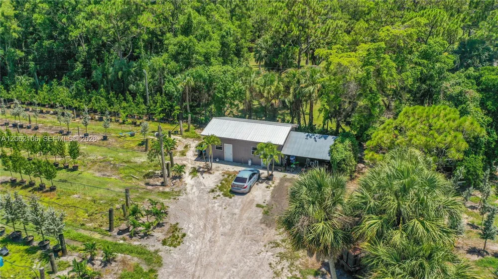 2587 E Rd Loxahatchee, FL 33470