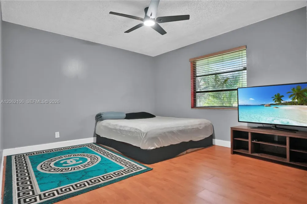 2587 E Rd Loxahatchee, FL 33470