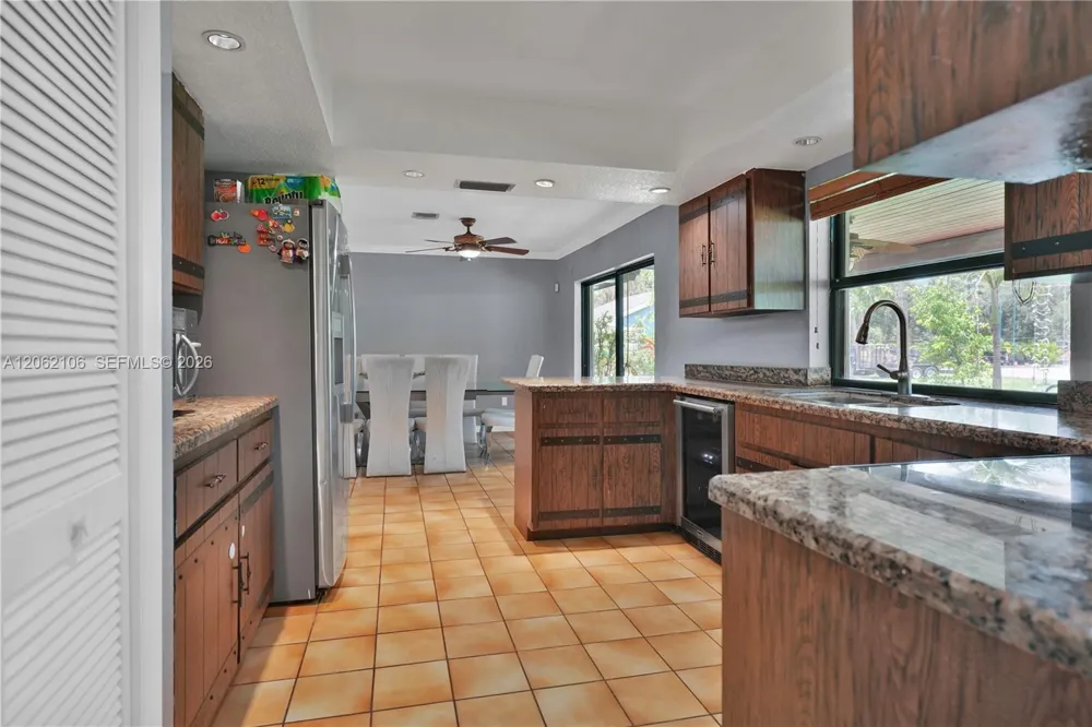 2587 E Rd Loxahatchee, FL 33470