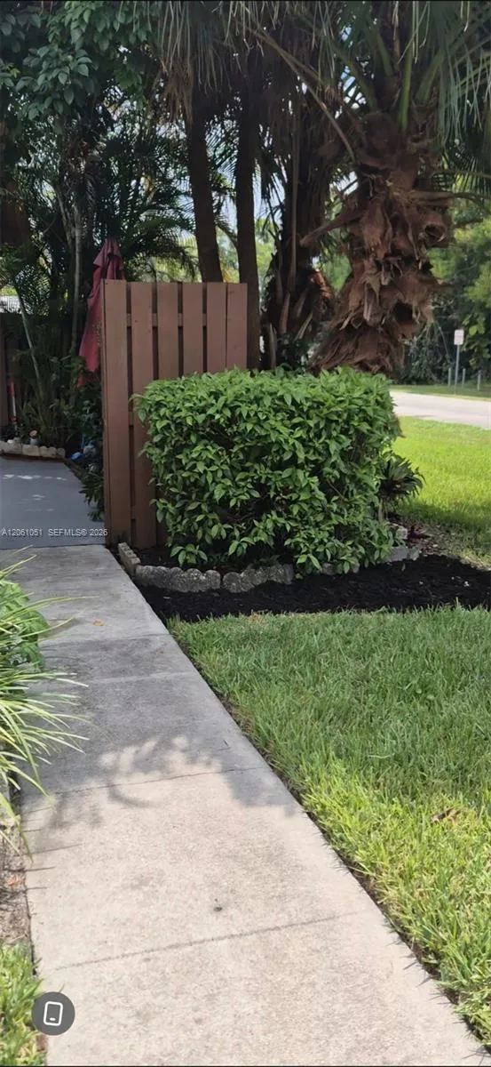 1213 SW 120th Way Davie, FL 33325