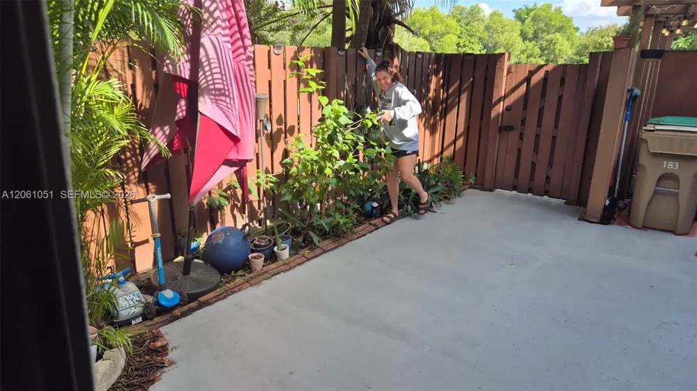 1213 SW 120th Way Davie, FL 33325